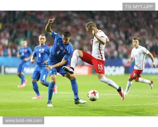 德国队勇夺欧洲杯三冠王，足球荣耀再添辉煌篇章