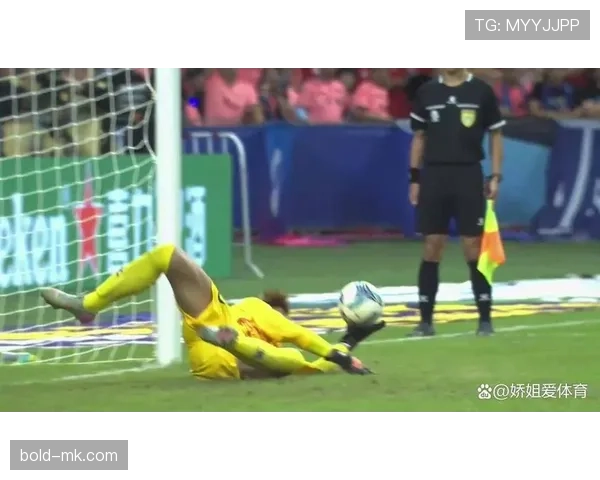 塔雷米点球破门+倒钩惊艳，全能表现诠释足球艺术