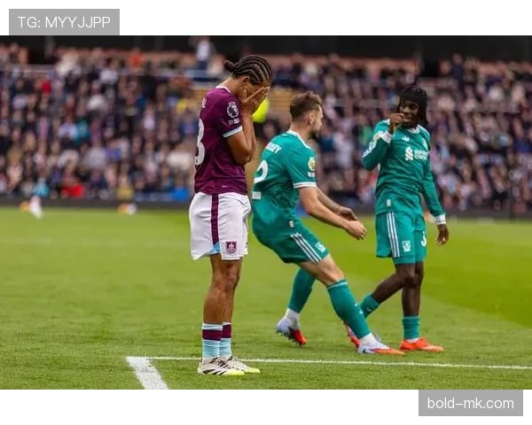 伯恩利防守稳固新赛季表现抢眼,剑指英超前列 伯恩利防守稳固新赛季表现抢眼,剑指英超前列